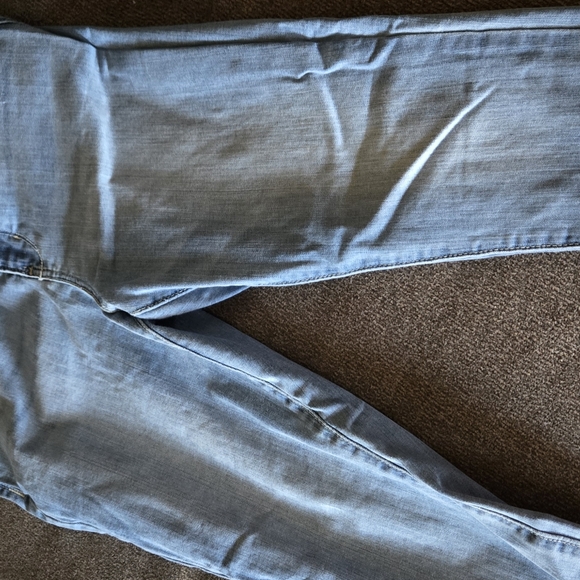 Denizen Mid Rise Skinny Jeans - Picture 4 of 4